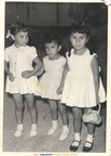 Niñas con el traje de los domingos (
